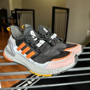 Mens Adidas UltraBoost Cold Ready. Great used condition. Waterproof.